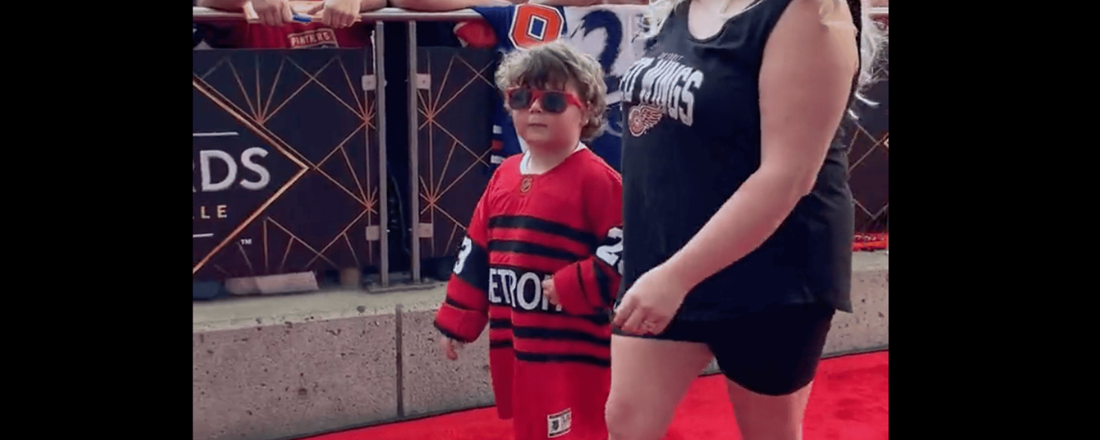 Adorable Red Wings fan George makes appearance at NHL Awards 
