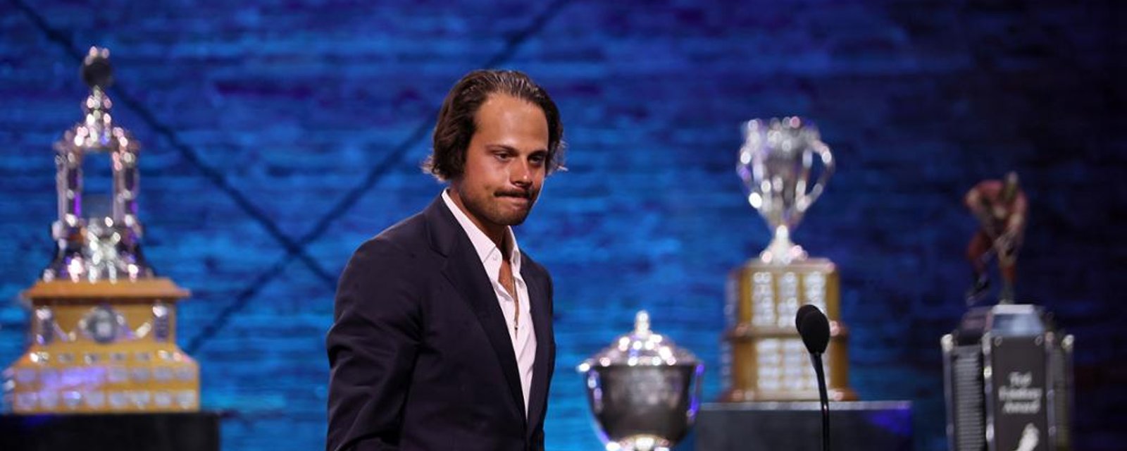 Auston Matthews and Leafs get humiliated in last minute of NHL awards