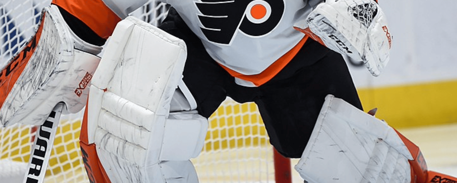 Flyers secure potential Carter Hart replacement 