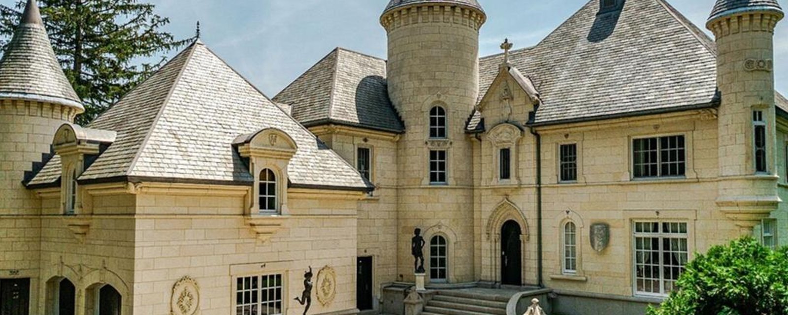 Un magnifique château en vente pour 19,5 M $ sur l'île de Montréal
