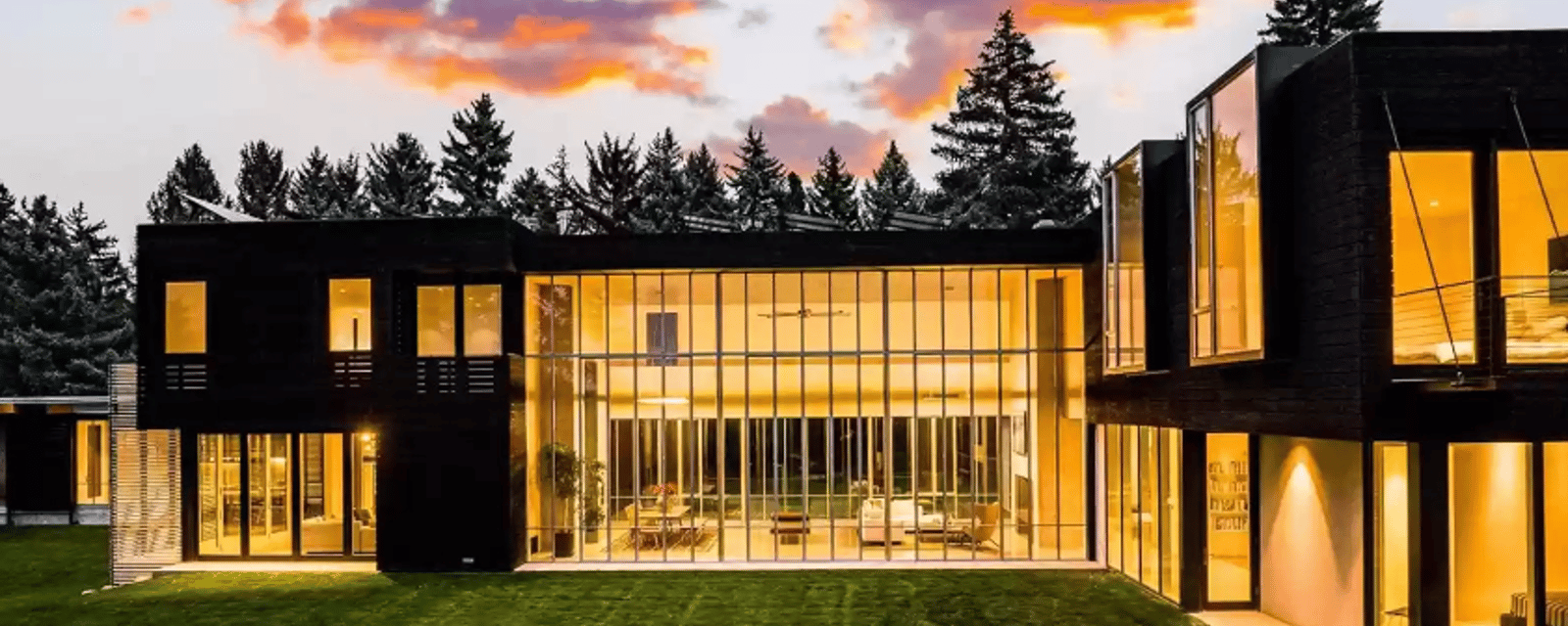 Cette maison de verre est un véritable château moderne