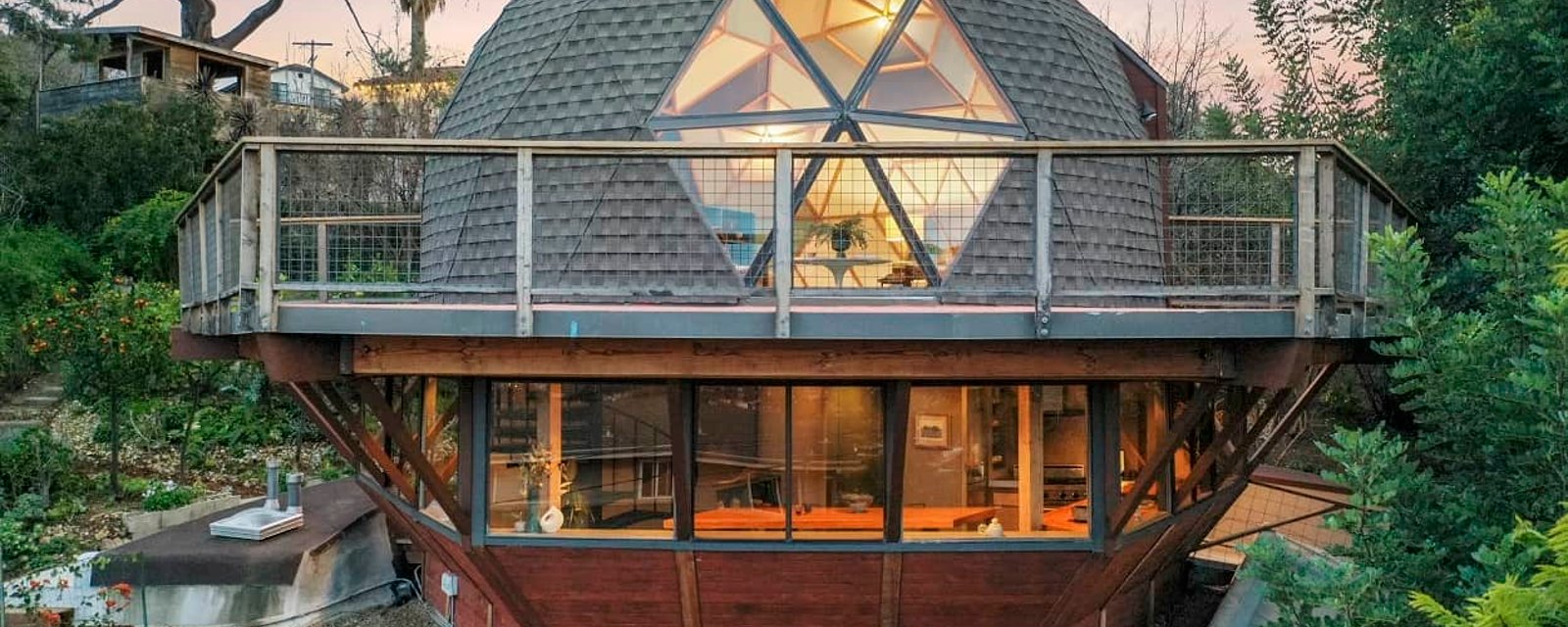 Cette maison géométrique à l'architecture unique offre un intérieur surprenant