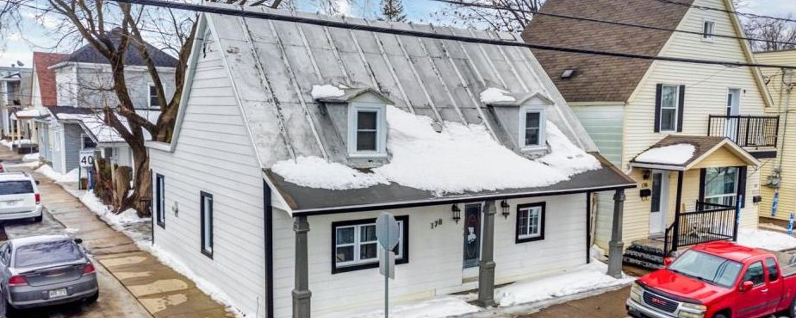 Charmant cottage à 220 000$ dont l'intérieur mi-ancien mi-moderne est digne de Pinterest