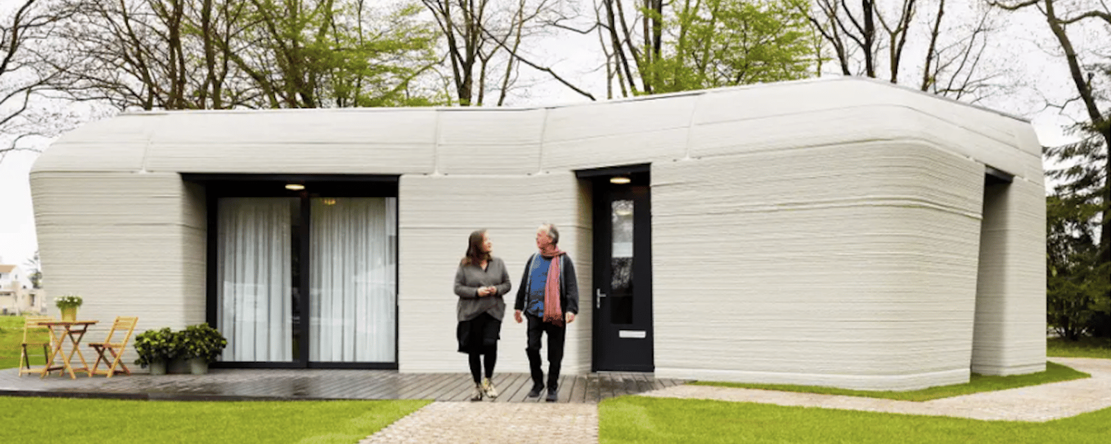 Un couple vient d'emménager dans une maison imprimée en 3D 