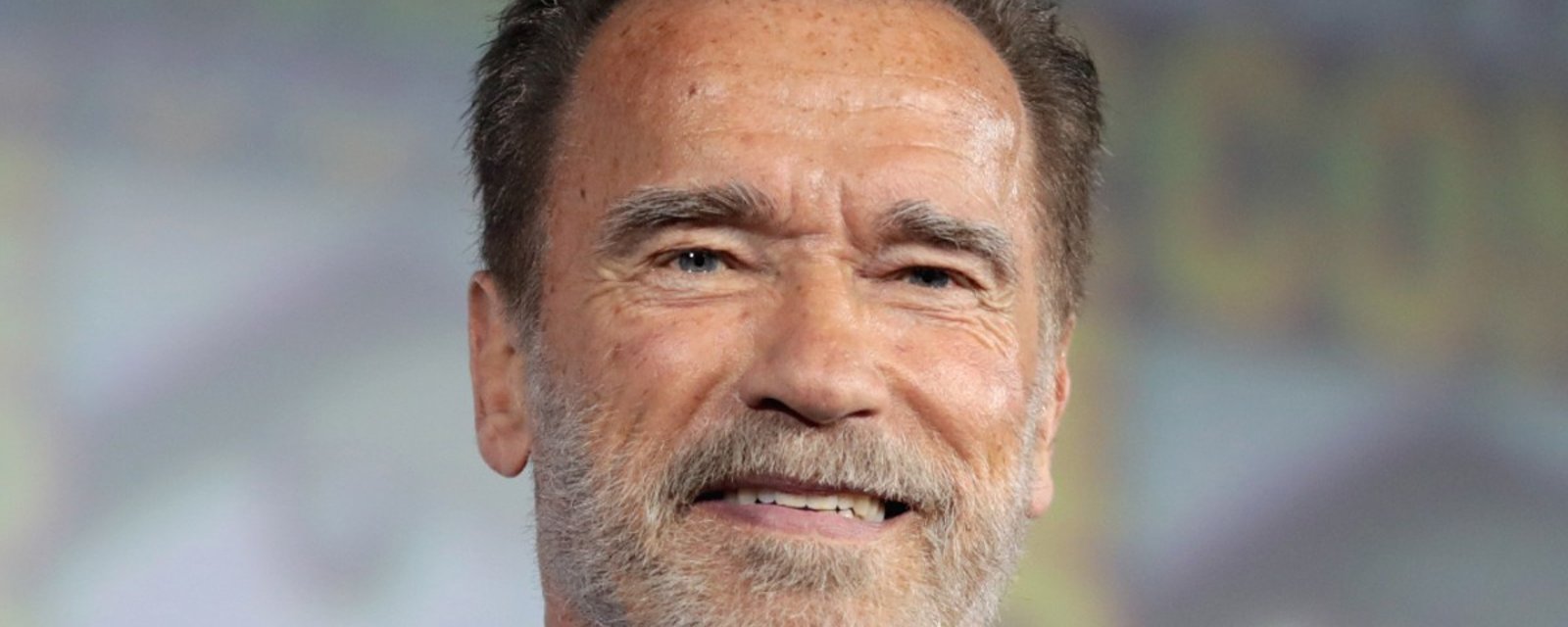 Une actrice affirme que Arnold Schwarzenegger lui a pété dans la face