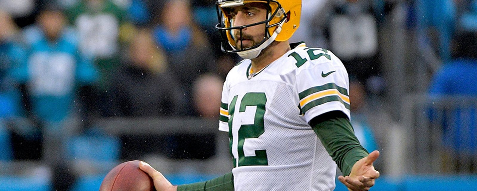 Packers QB Aaron Rodgers calls out his younger teammates! 