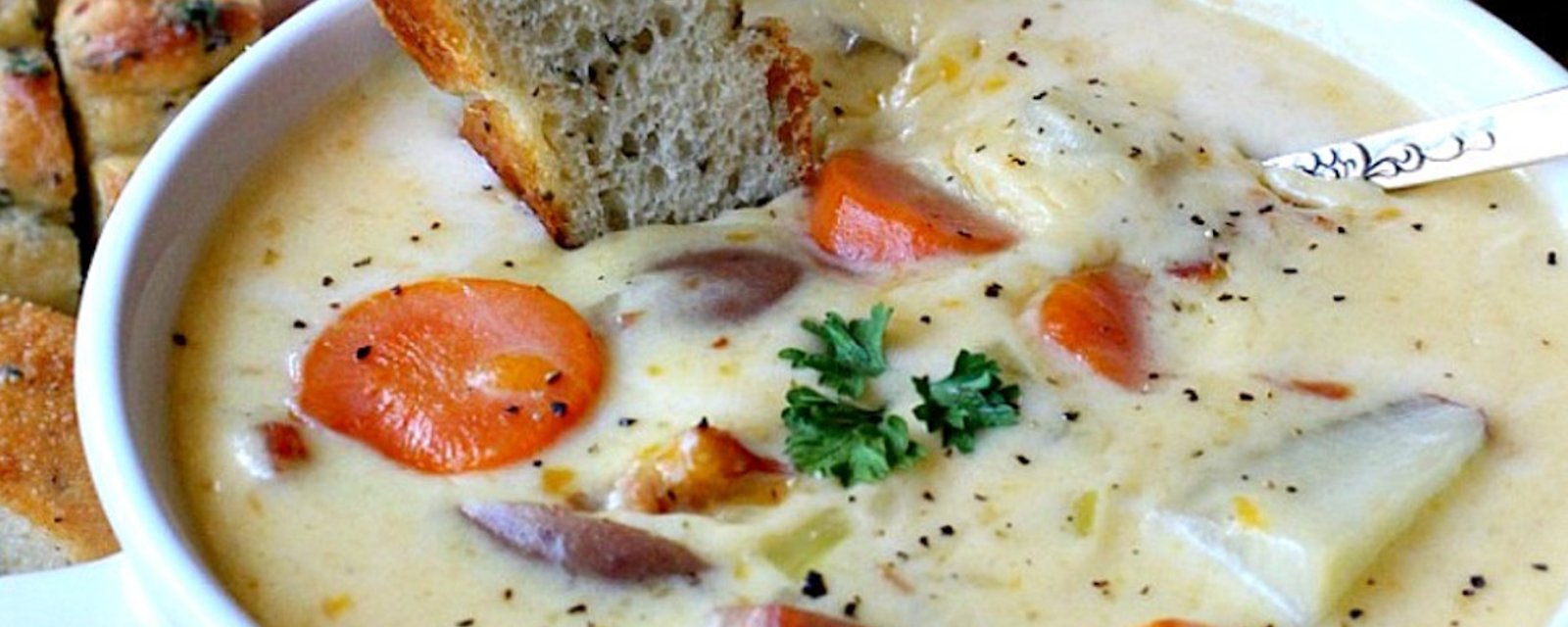 Des Français la nomment la « soupe canadienne », mais peu importe sa réelle origine, elle est délicieuse!