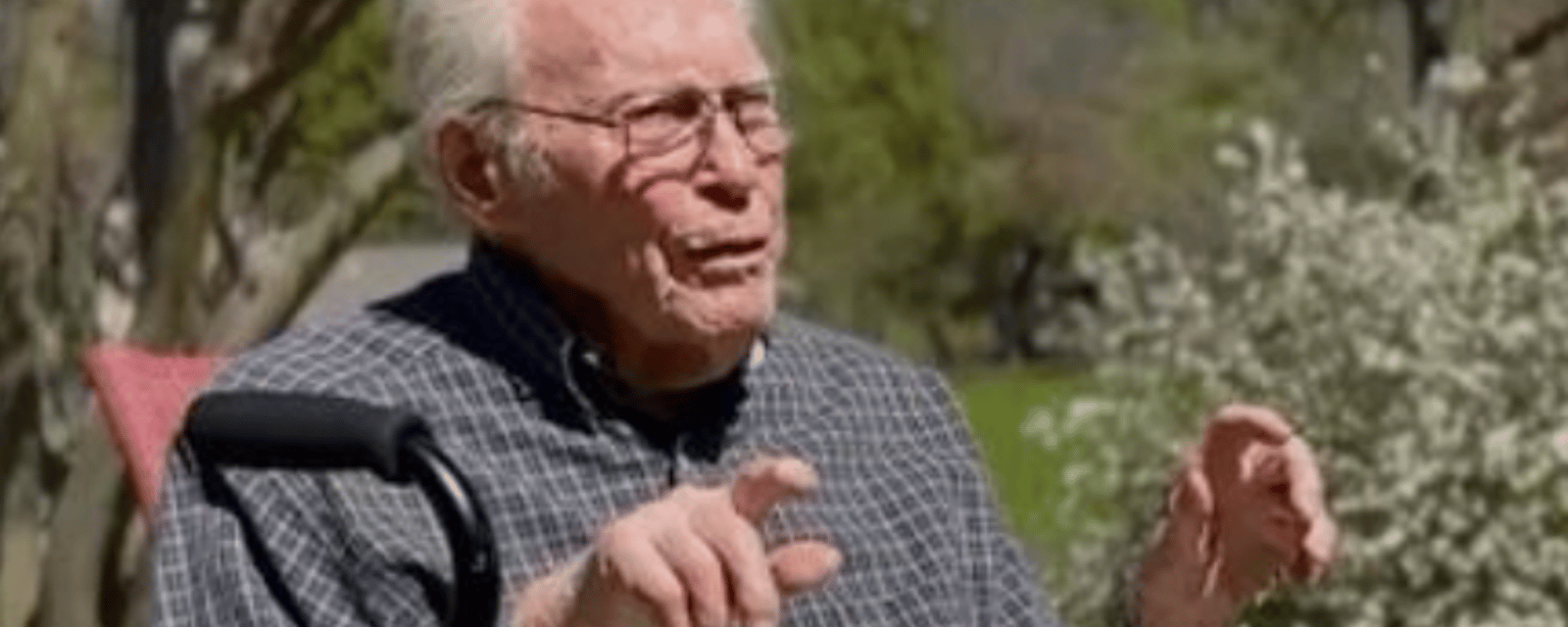 Un homme de 105 ans assiste à sa treizième éclipse solaire.