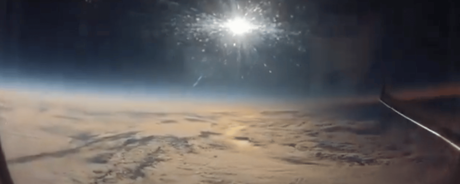 Voici à quoi ressemblait l'éclipse solaire vue d'un avion 