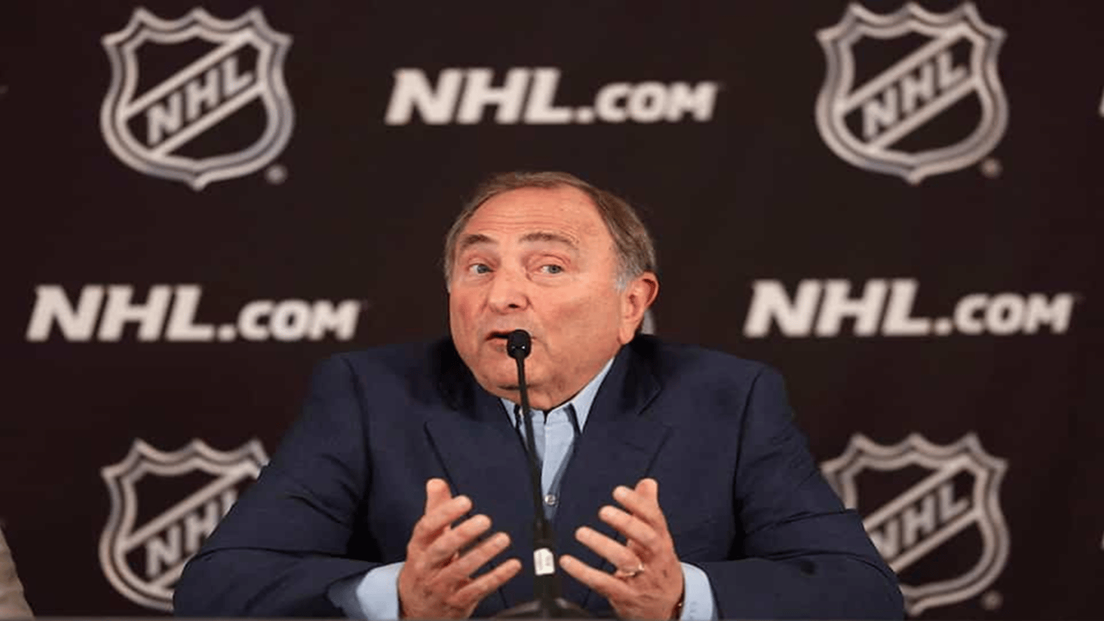 Gary Bettman annonce à l'AJLNH que le processus d'expansion est officiellement amorcé