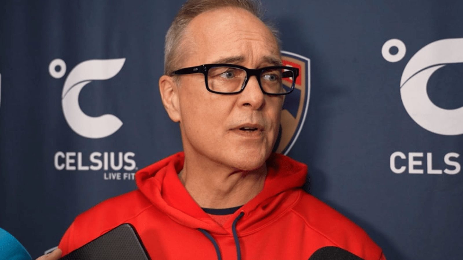 Paul Maurice lance des fleurs au Canadien