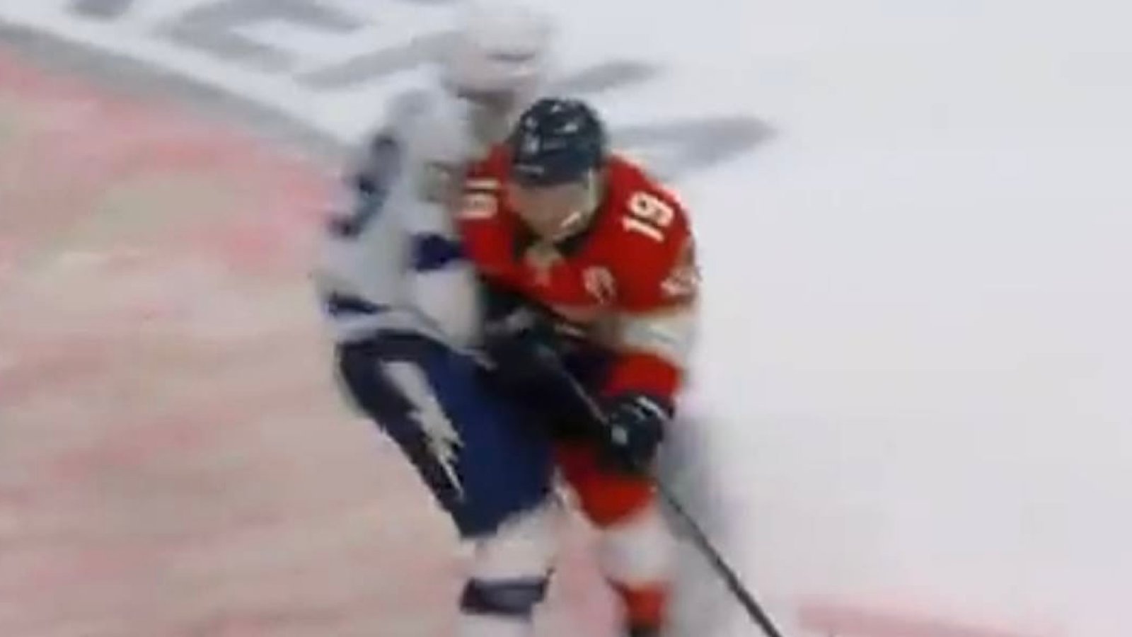 Jon Cooper envoie une flèche à Paule Maurice en point de presse