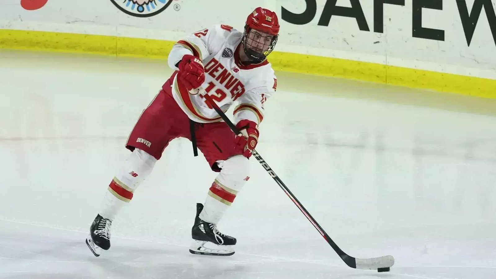 Un espoir méconnu du Canadien domine dans la NCAA