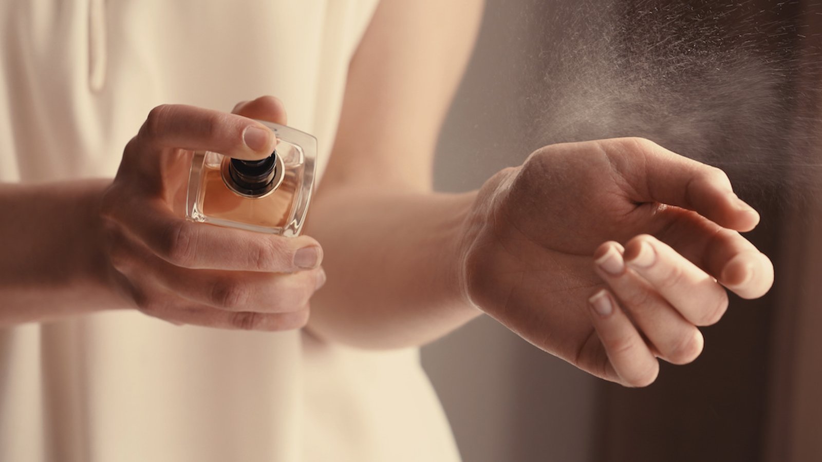 5 choses à ne pas faire avec votre parfum