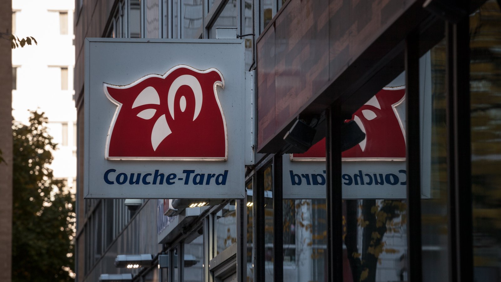 Le PDG de Couche-Tard touche 12,3 millions de dollars en 2022