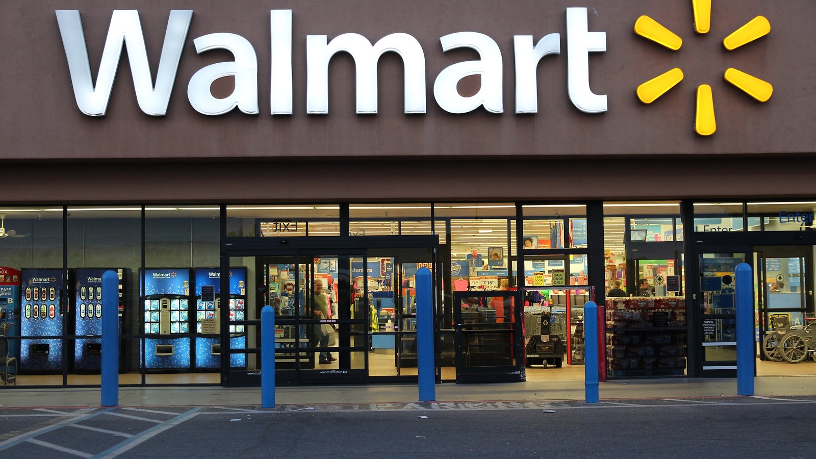 Walmart cherche 12 000 employés au Canada avec une foule d'avantages sociaux