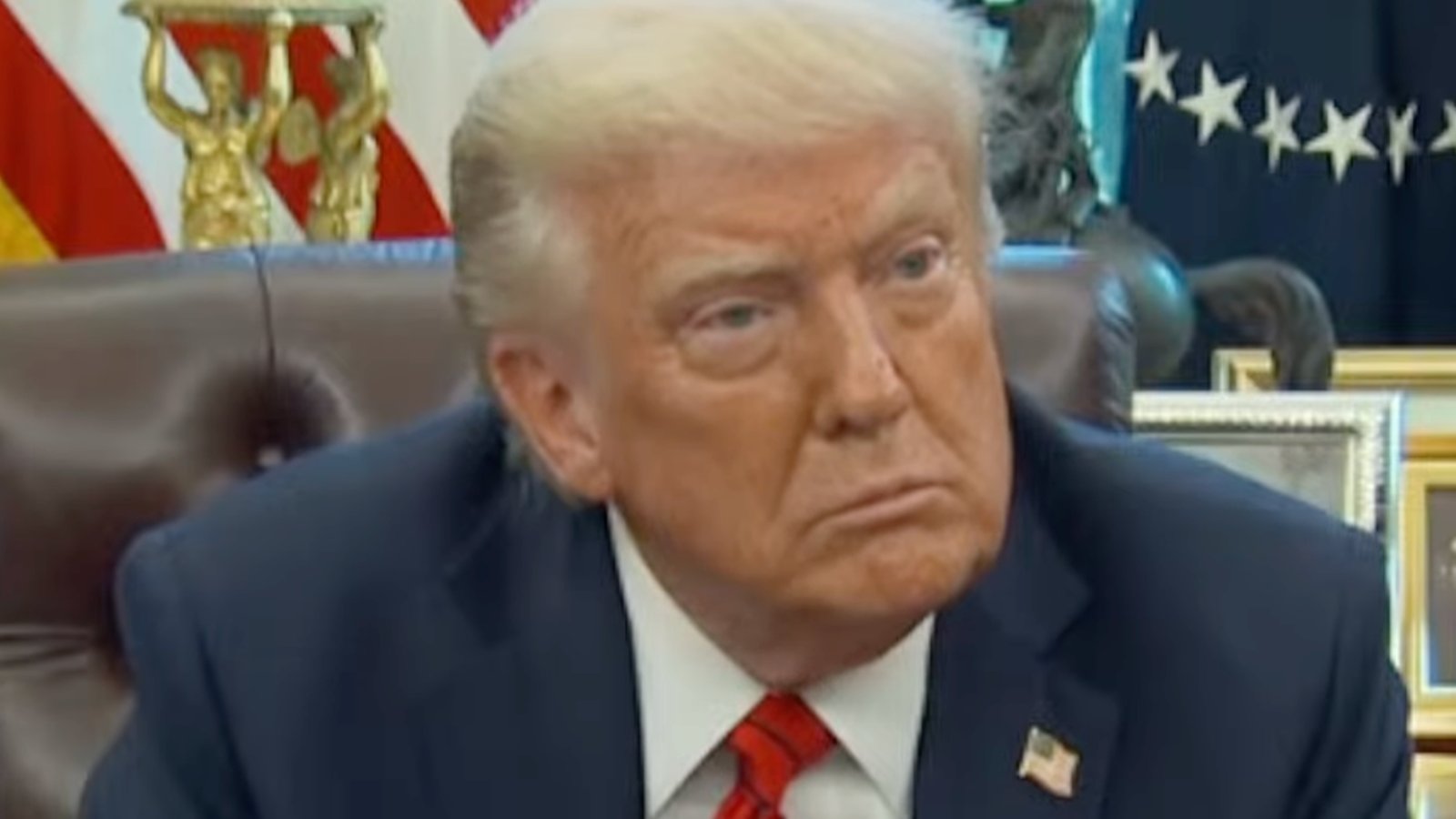Donald Trump manque encore de respect au Canada lors d'un point de presse tendu