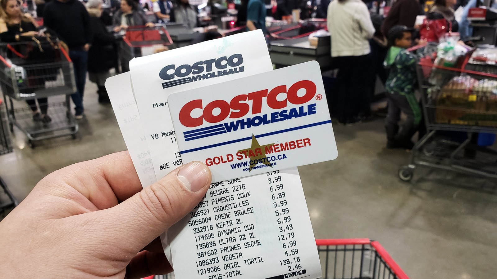 Peu de Québécois connaissent la signification de l'astérisque sur les étiquettes de prix chez Costco