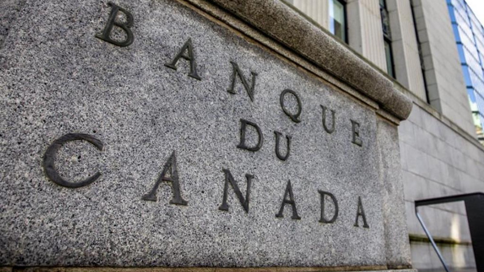 Les membres du conseil de la Banque du Canada divisés à réduire les taux d’intérêt.