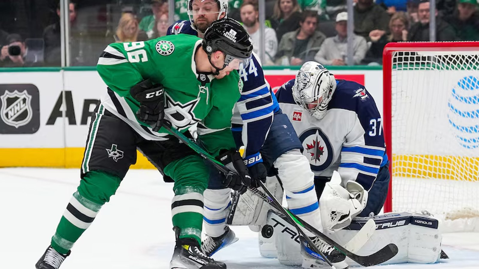 Both Jets and Stars make last-minute lineup changes ahead of Game 1