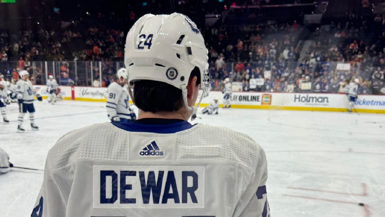 14 NHL free agents elect for salary arbitration with team.