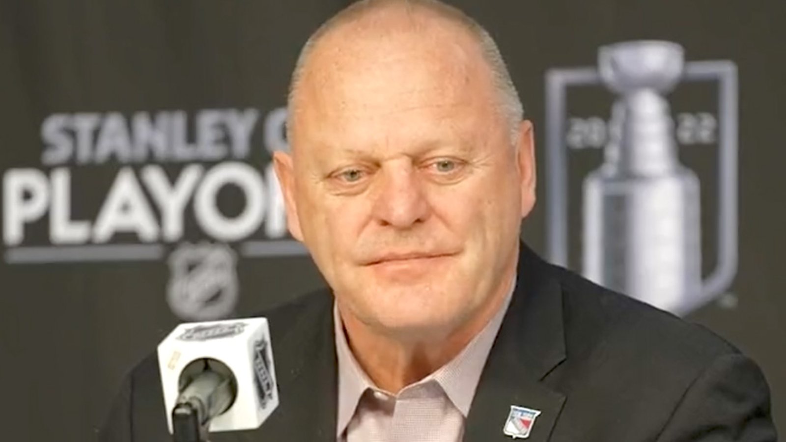Rangers coach Gerard Gallant RIPS his “soft” team after Game 4 loss! 