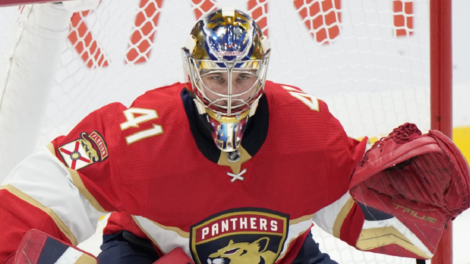 Maple Leafs sign goaltender Anthony Stolarz. 