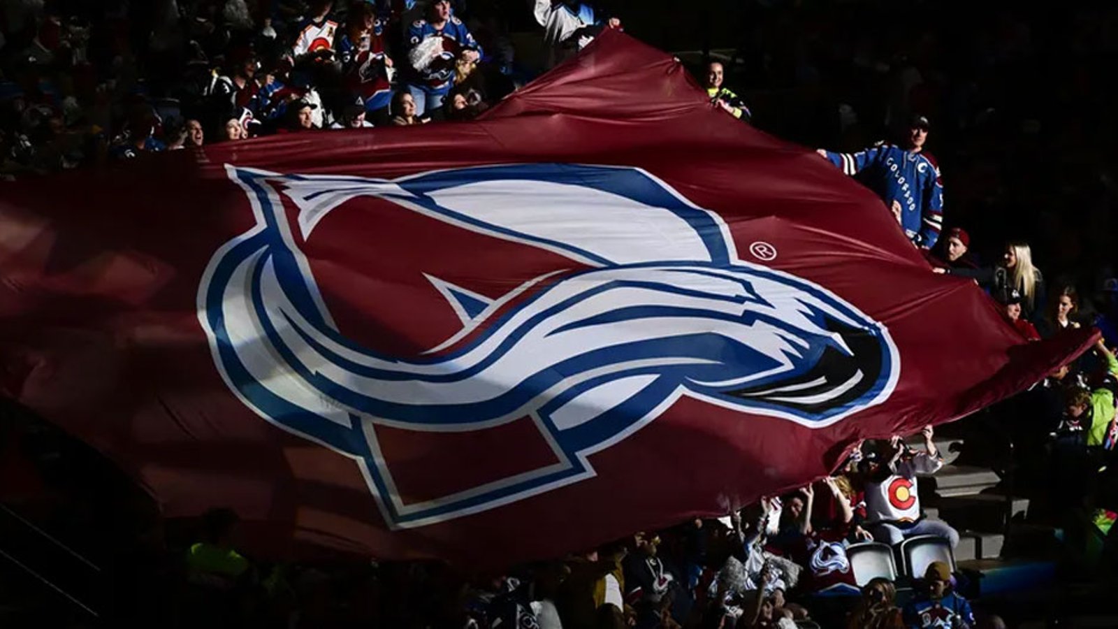 Avalanche sign one of the best remaining free agents