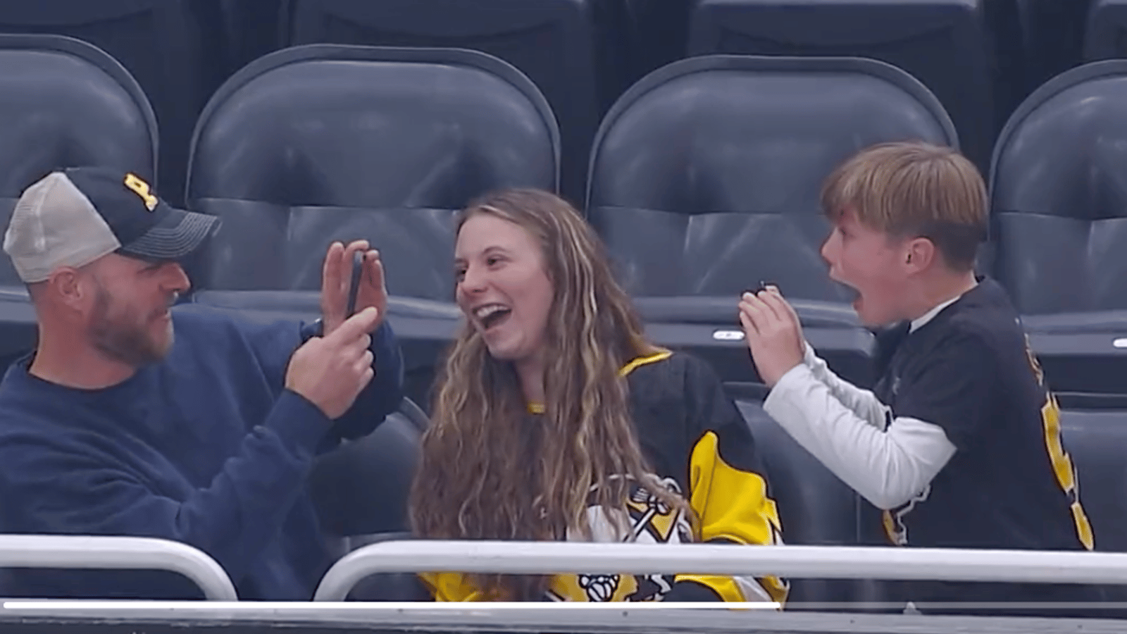 Young fan goes viral for incredible reaction to Sidney Crosby's gesture 