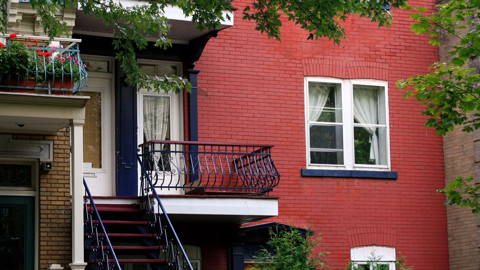 Les ventes de maisons ralentissent dans le Grand Montréal