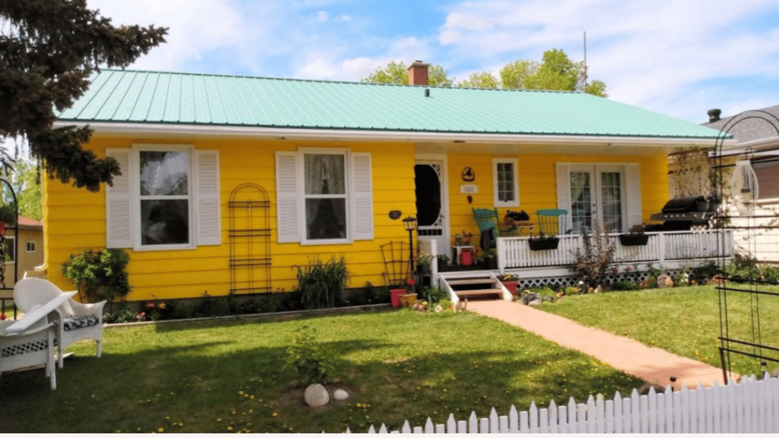 Ils emmerdent leurs voisins dans une ville « beige » en peinturant leur maison d'une couleur éclatante