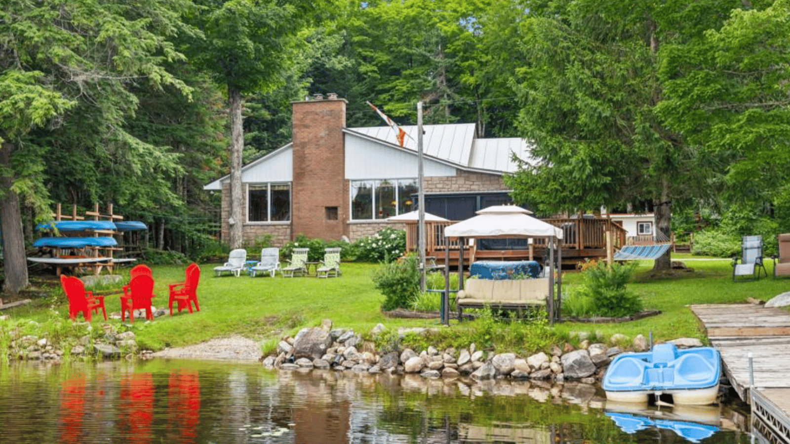 Vendu meublé ! Coquet chalet aux abords d'un lac et de la nature