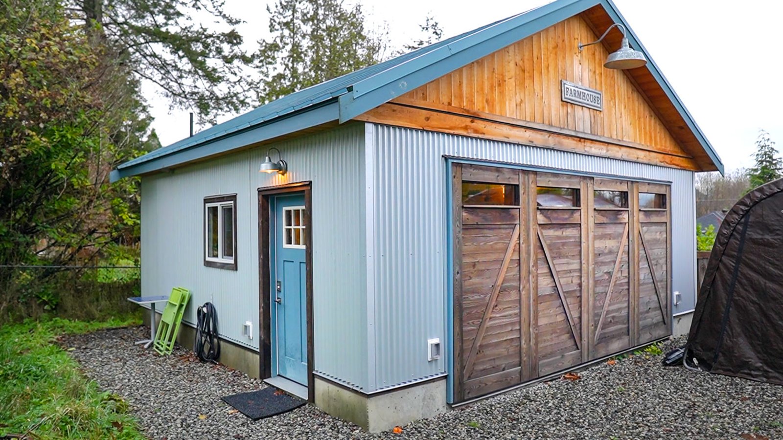 Impressionnante transformation d’un vieux garage en magnifique location Airbnb