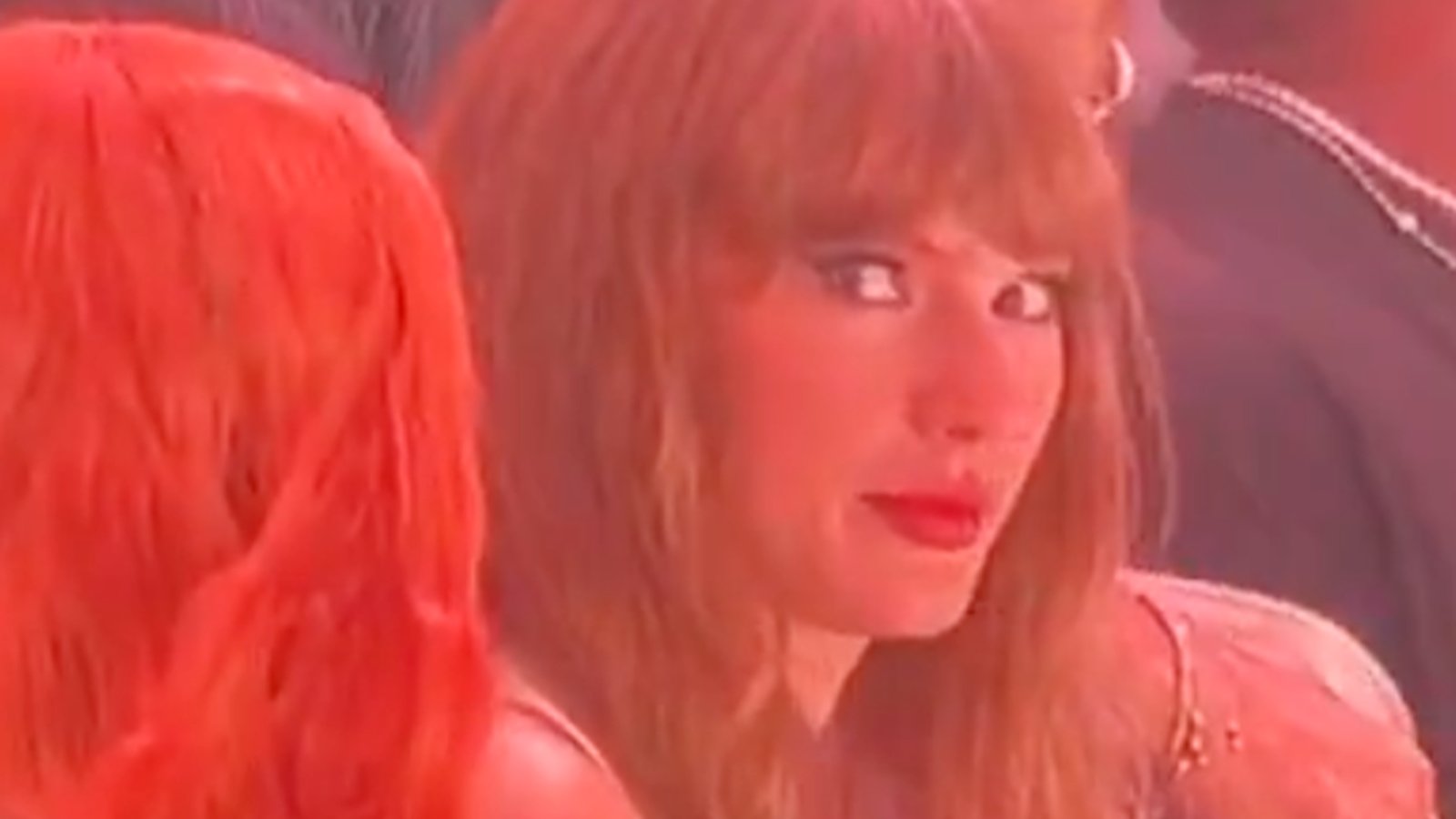 Taylor Swift se fait copieusement huer par la foule pendant le Super Bowl