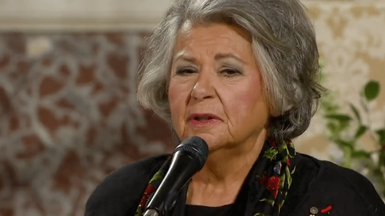 Ginette Reno bouleverse le Québec en chantant aux funérailles de Guy Lafleur