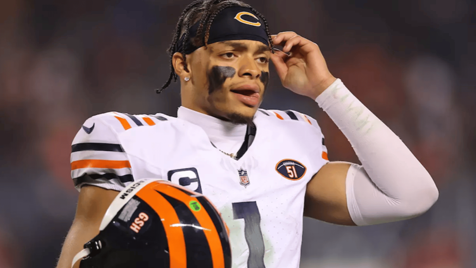 Steelers may make surprising move with Justin Fields 