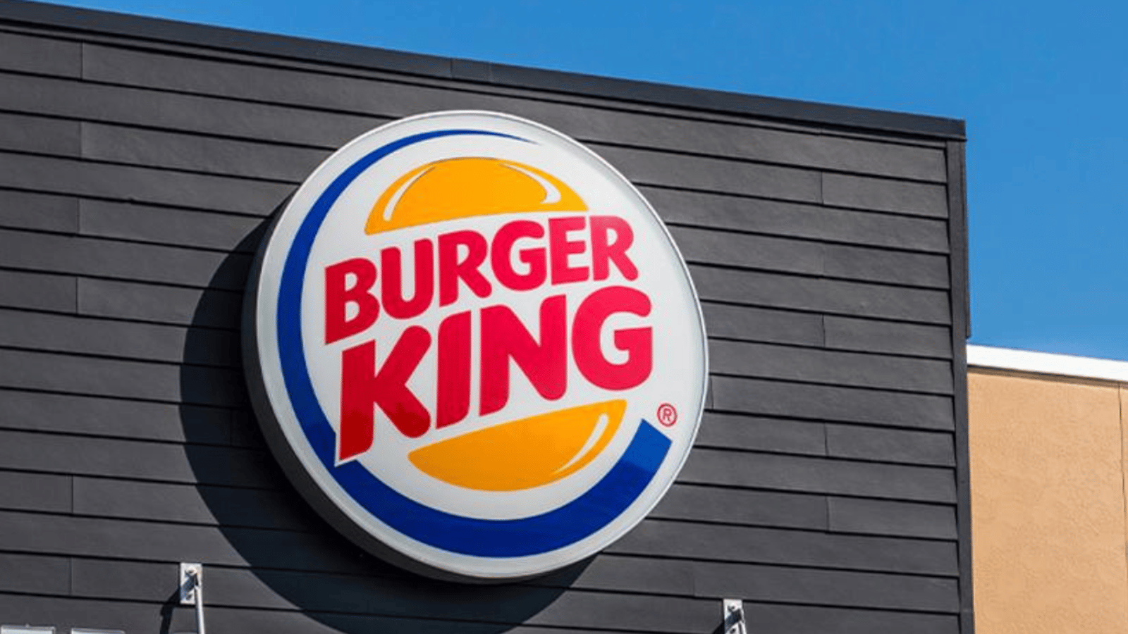 Burger King dans l'eau chaude à cause de la taille de son Whopper