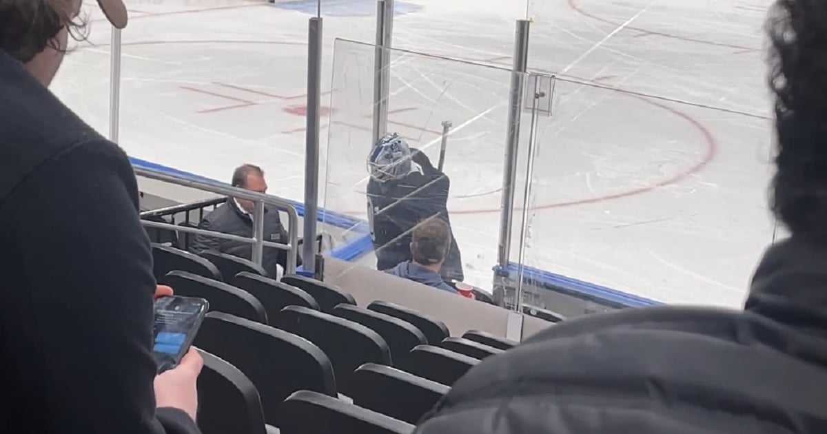 Matt Murray injured on Saturday. - HockeyFeed