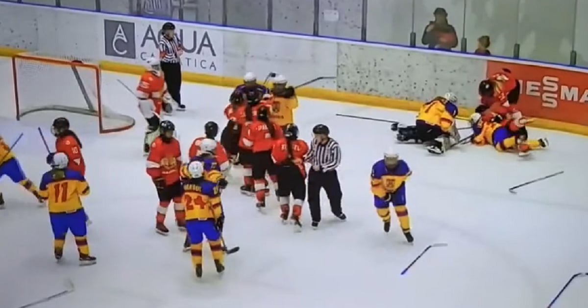 Bench clearing brawl at Women's Hockey World Championship leads to