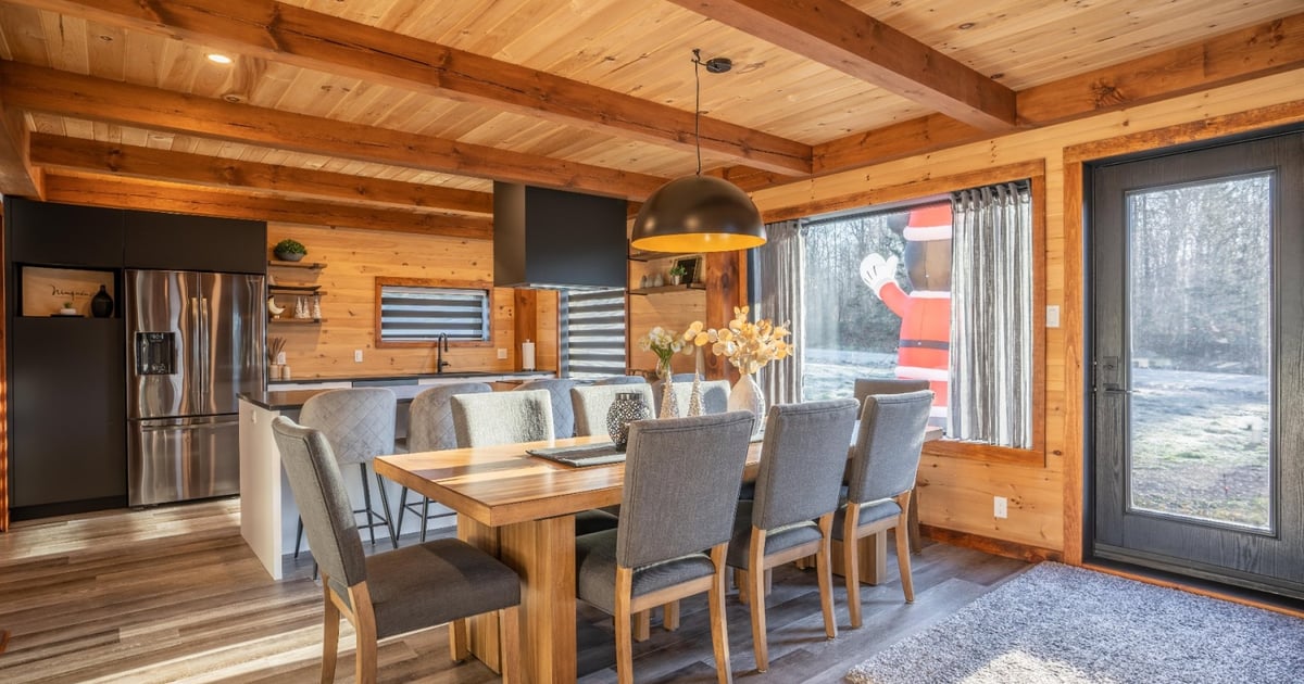 Le paradis des boiseries! Splendide construction contemporaine de 11 ...