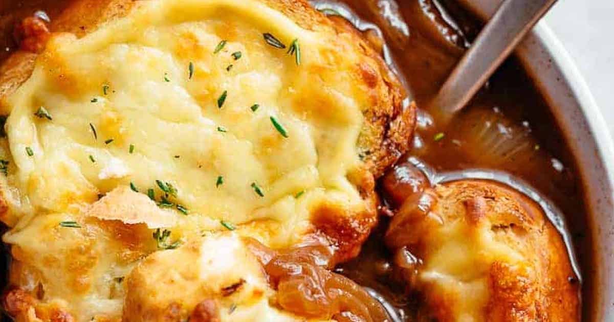 La meilleure version de la classique soupe à l'oignon - Ma Fourchette