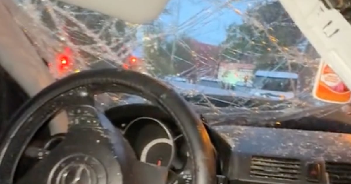La vidéo d'une Québécoise dans une voiture accidentée fait beaucoup jaser les internautes