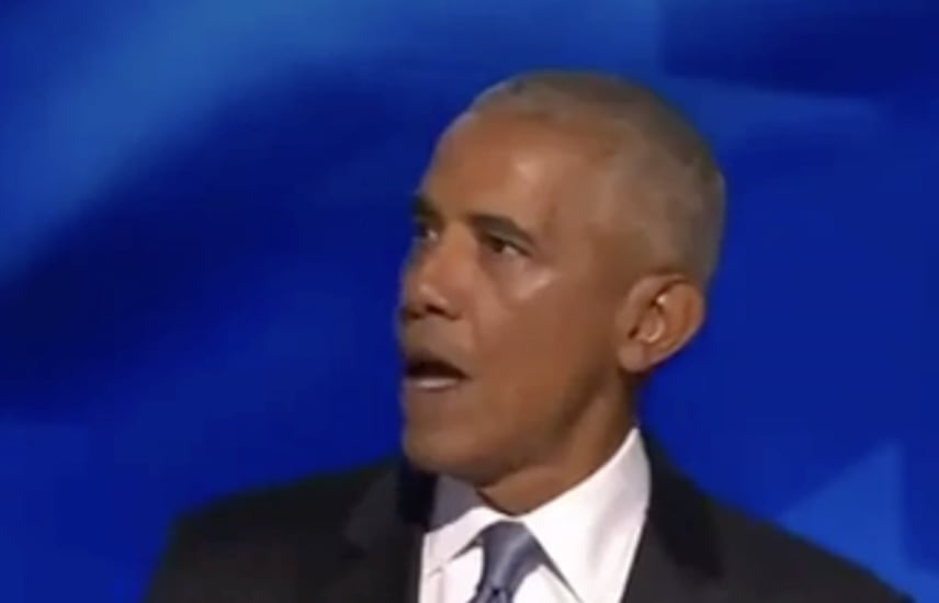 Barack Obama se moque de l'obsession des pénis de Donald Trump et la foule est en délire 