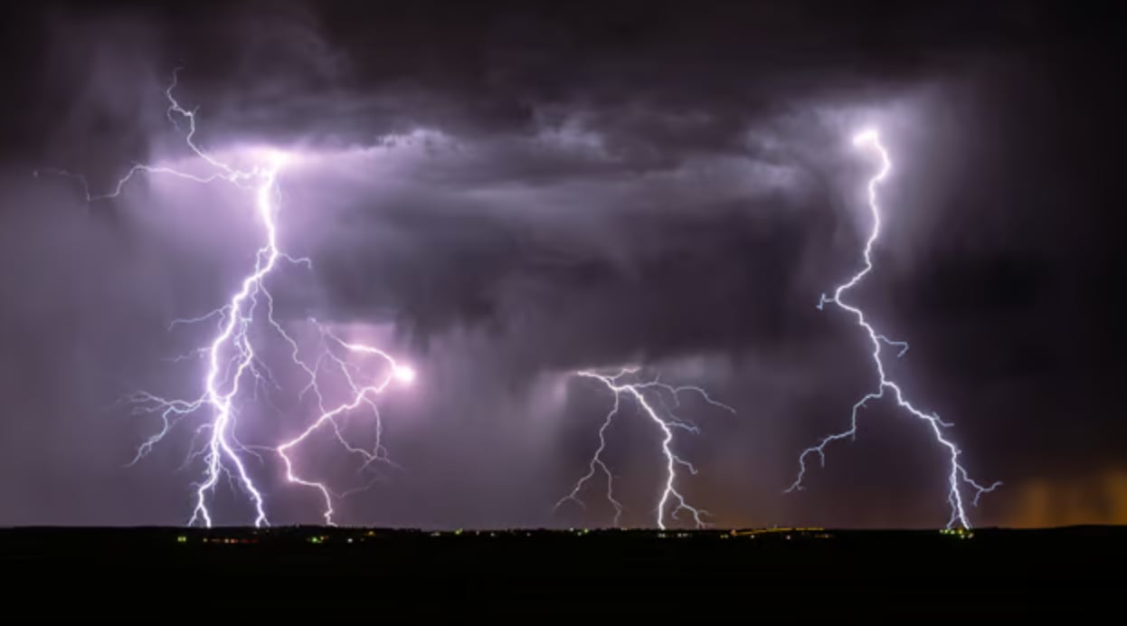 Environnement Canada émet un avertissement d'orages violents pour des secteurs du Québec 