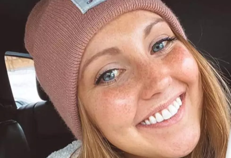Atteinte d'un cancer de stade 4 à 22 ans, elle lance un avertissement à la population 