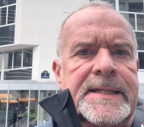 Pierre Houde remet en place un internaute qui se permet un commentaire complètement inapproprié 