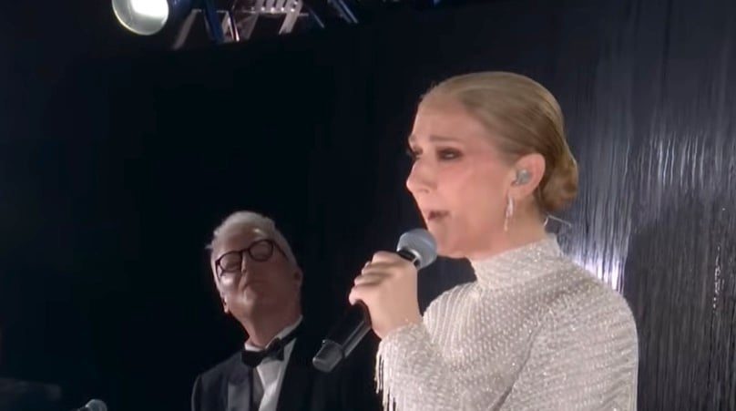 Un site accuse Céline Dion de ne pas avoir chanté en direct aux Jeux Olympiques.