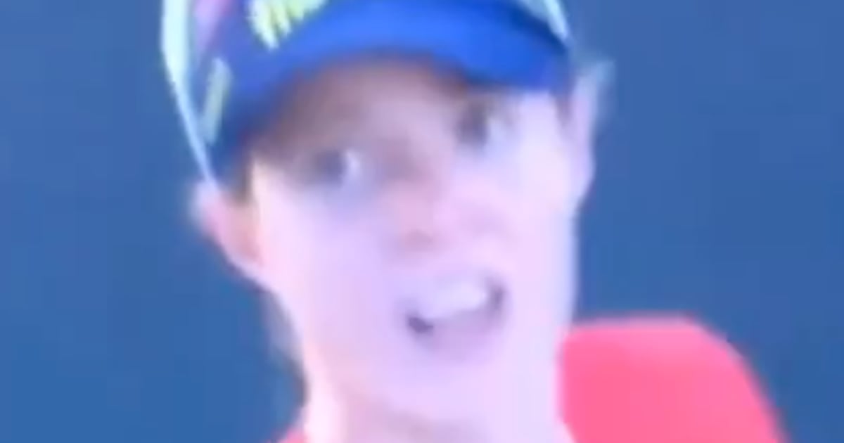 Une championne de triathlon évite de justesse un moment très embarrassant en direct à la télévision