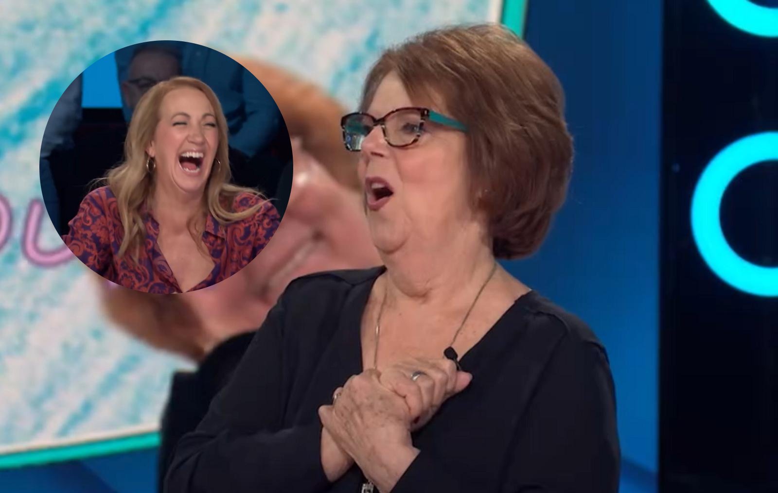 Carmen Sylvestre se fait remémorer un moment de télé qu'elle avait oublié et sa réaction fait rire tout le monde
