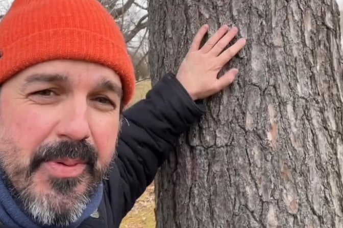 Cette nouvelle vidéo de Damien Robitaille qui parodie Guillaume Lemay-Thivierge enflamme les médias sociaux